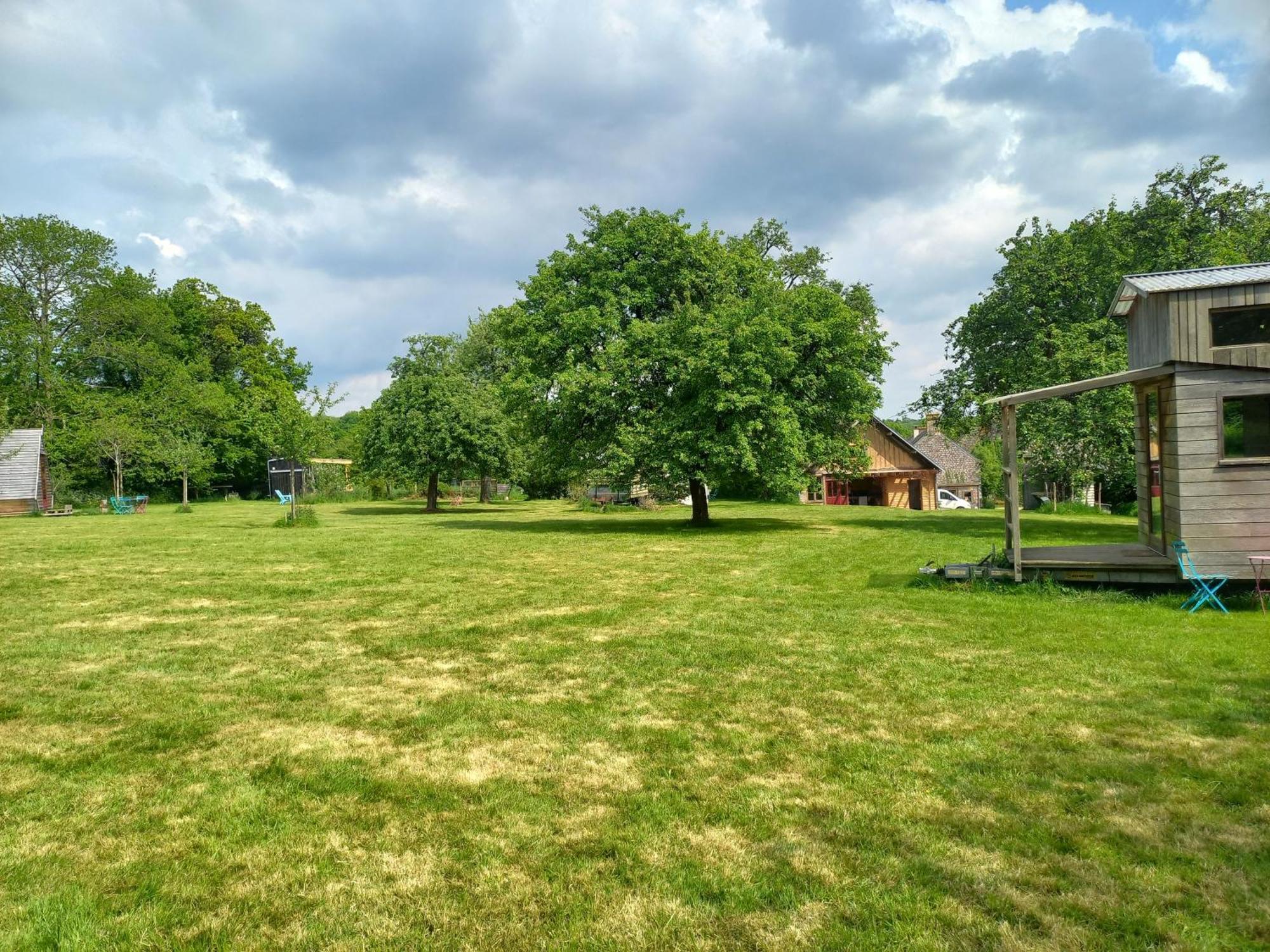 Camping Sous Les Poiriers Campsite *